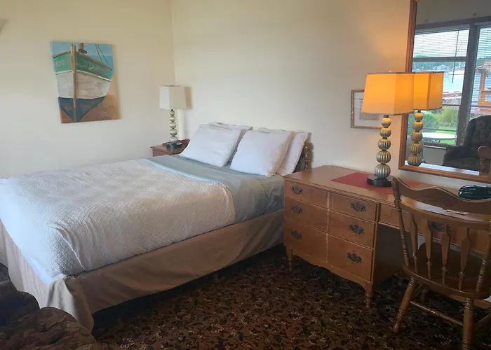 Snug Harbor Inn