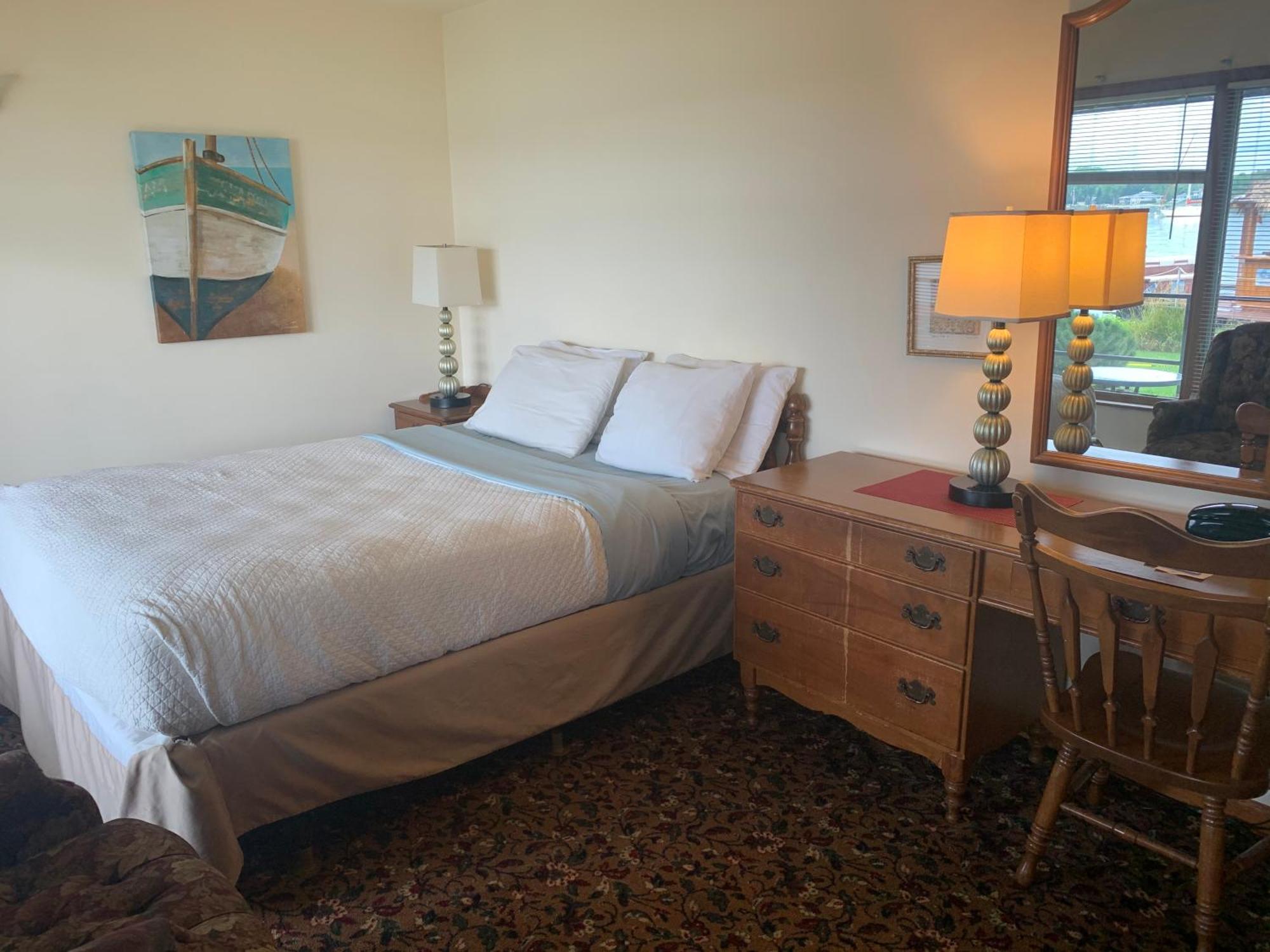 Snug Harbor 3*