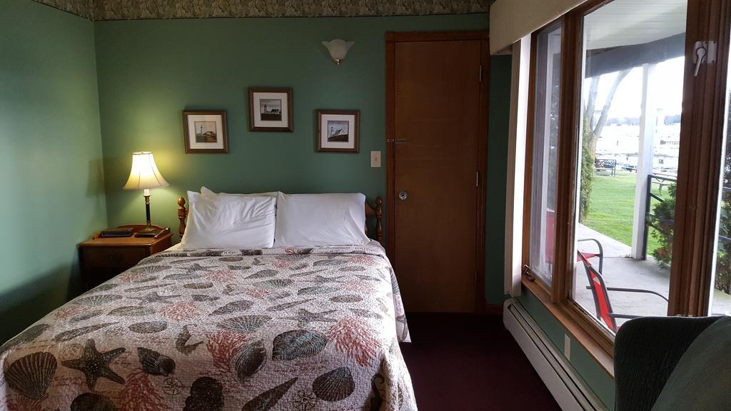 Snug Harbor Hotel 3*