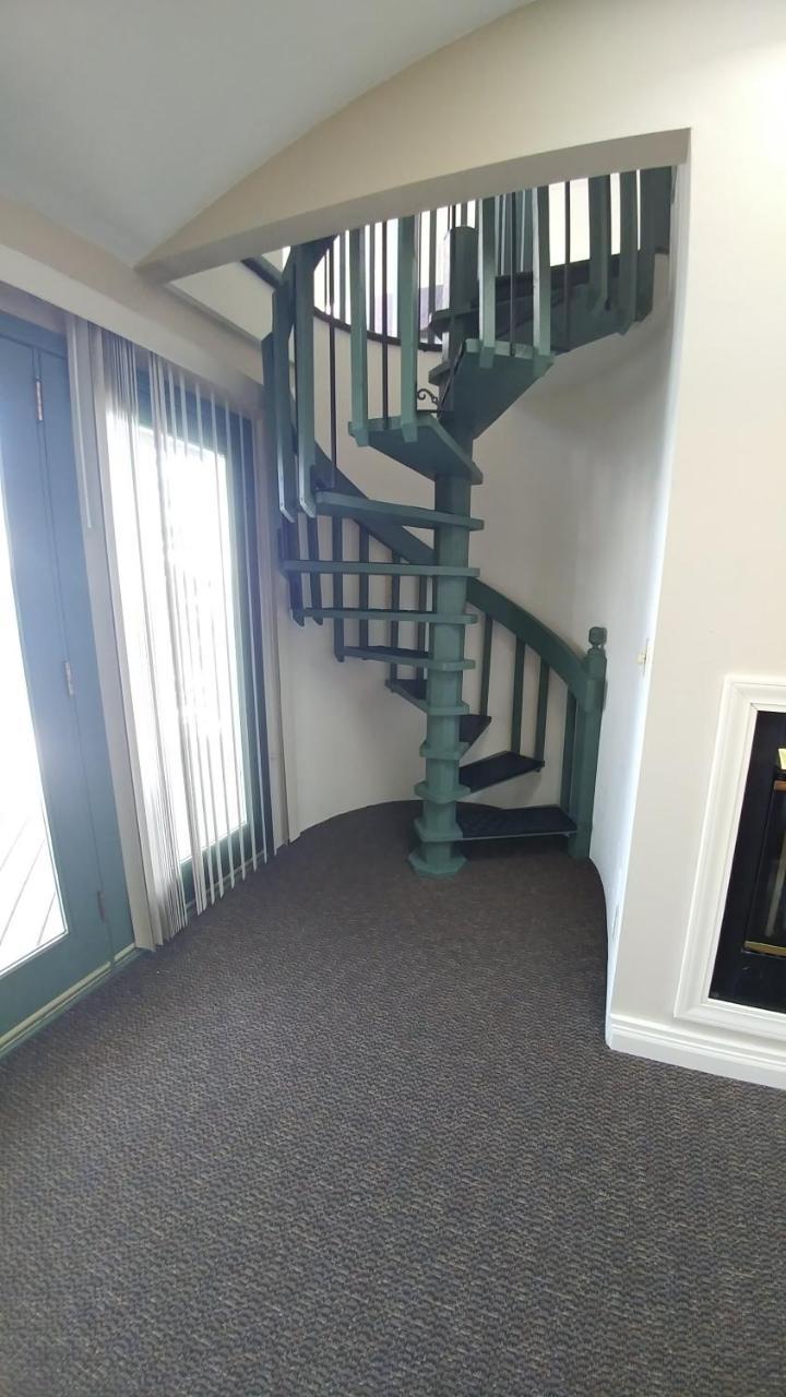 Hotel Snug Harbor