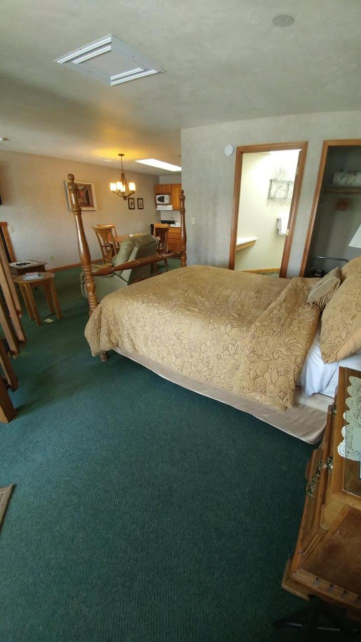 Snug Harbor Hotel 3*