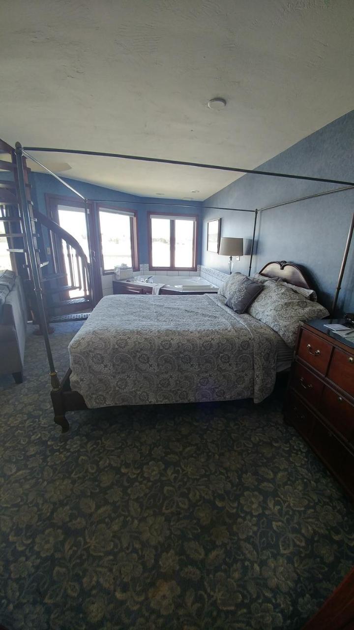 Snug Harbor Hotel 3*