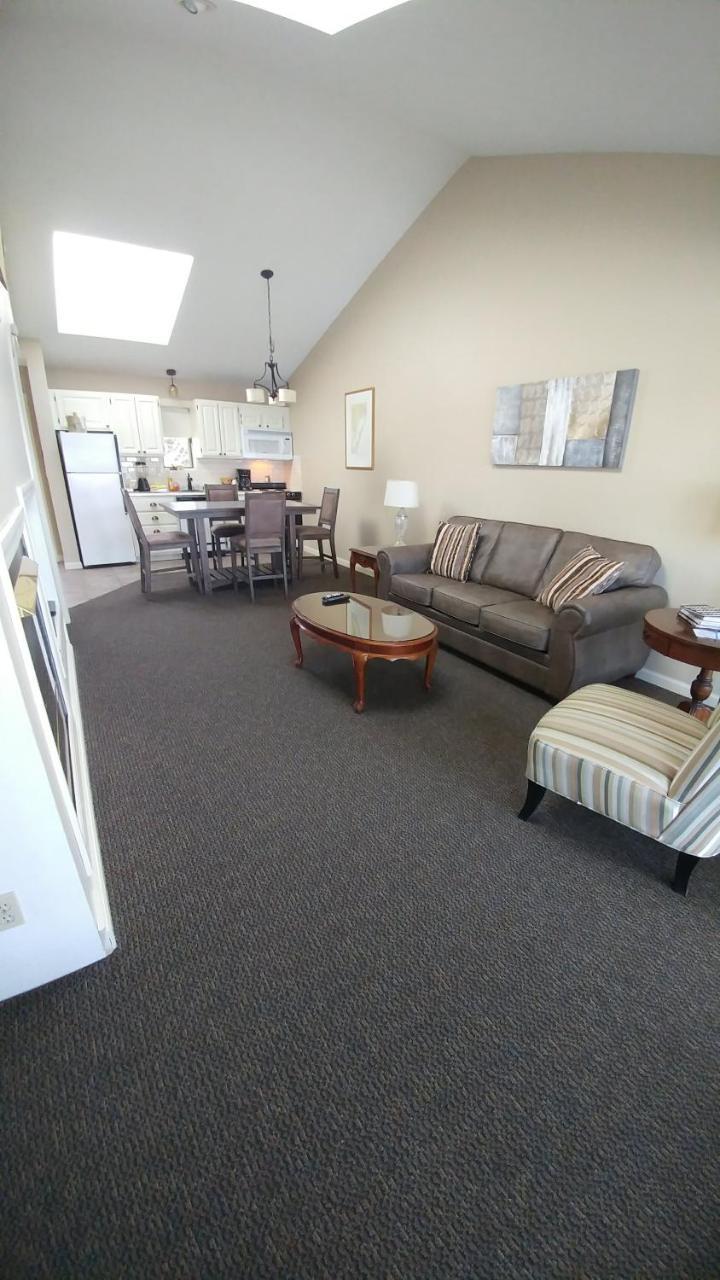 Snug Harbor 3*